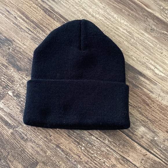 Black and white beanie! 🐝 - Picture 2 of 3